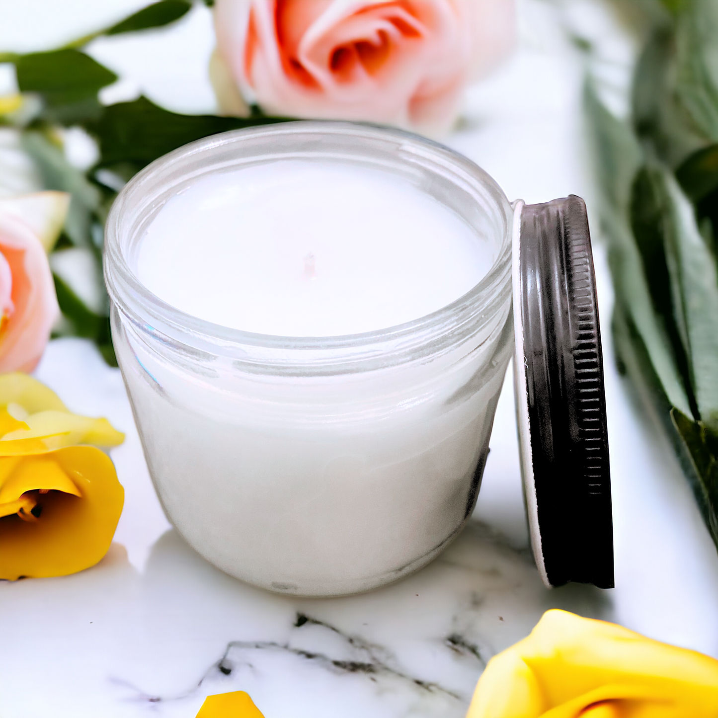 Honey, rose, jasmine, ylang ylang, and orange candle Indulge in the soothing scent of jasmine and ylang ylang, complemented by the sweetness of honey and orange. Light the Grit candle and let the warm and inviting scent of vanilla fill every corner of your home. Relax and unwind with this comforting and luxurious aroma.