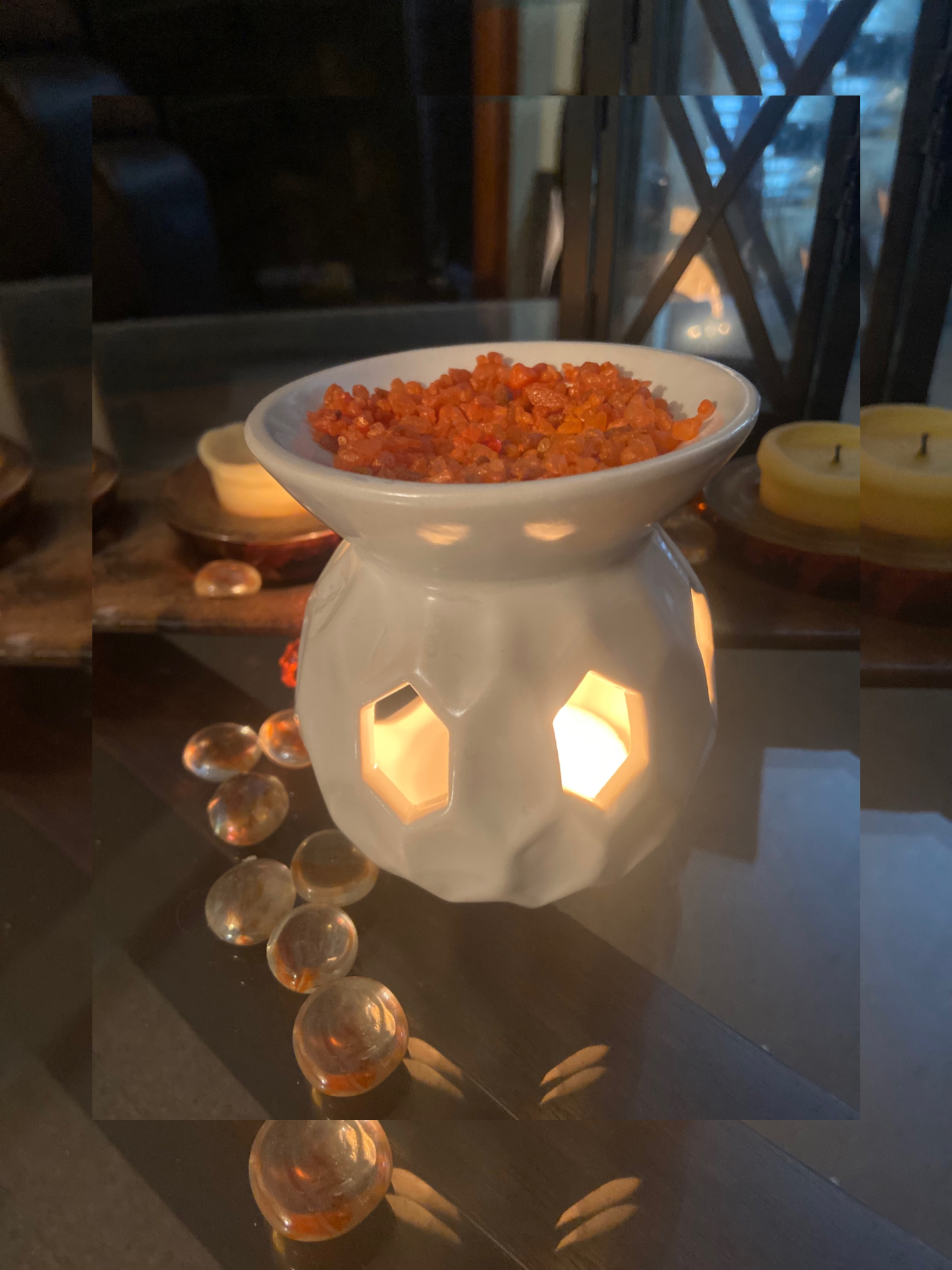 Elevate your home's ambiance with our highly fragrant Boss Wick Aroma Bits! Experience the delightful scent of our scented crystals in a variety of fragrances. Simply use with a tea light or electric warmer approved for wax melts. Easy clean up, no messy wax. Transform any space into a cozy oasis.